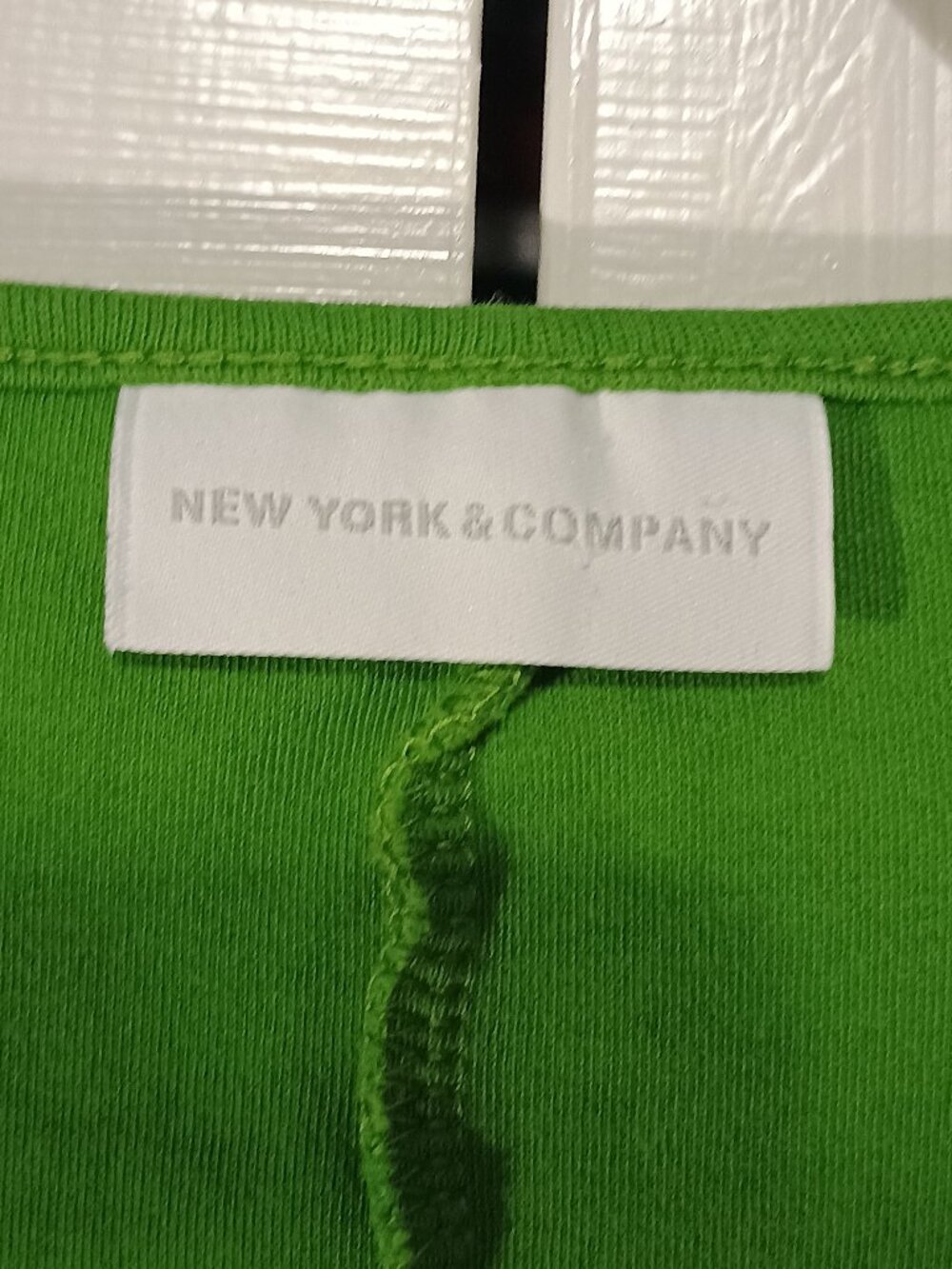 New York & Company Kelly Green Fit & Flare Dress Size Small 100% Cotton V Neck - Picture 4 of 8